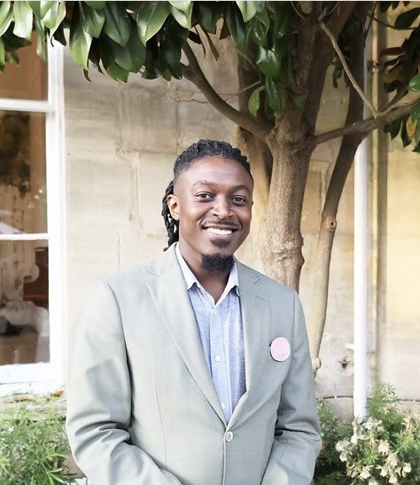 Mlak, assistant at Cupid & Co